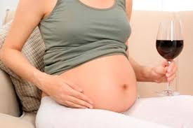 Alcohol durante el embarazo, como afecta al bebé