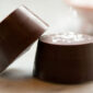 Receta Vegana: Tazas de chocolate con mantequilla de cacahuete
